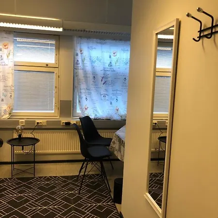 Hostel400kokkola Mannerheiminaukio Хостел *